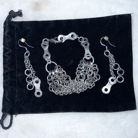 UPCYCLED BIKE / CYCLING PARTS • Adjustable Bracelet & Hook Earrings - Picture 5 of 12
